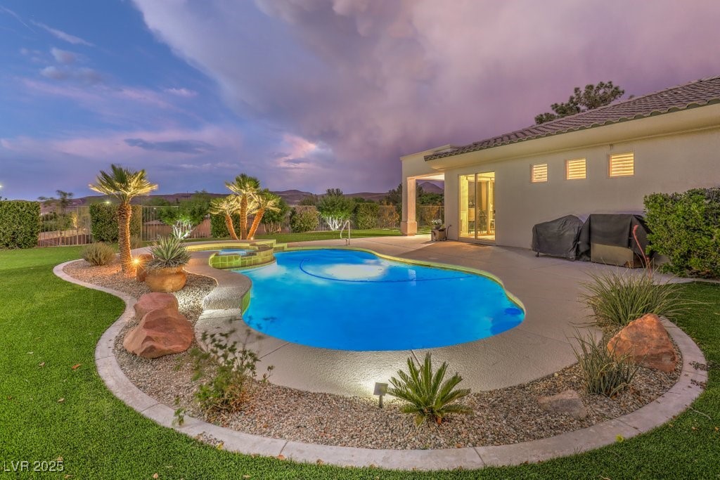 71 Fountainhead Circle