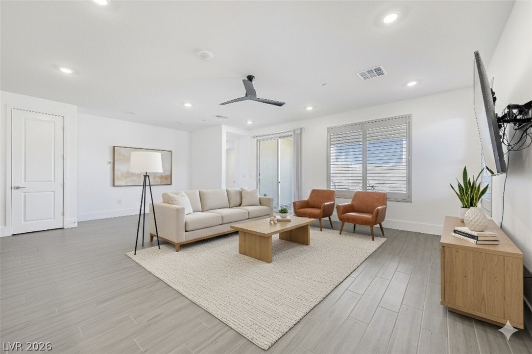 10082 Sangria Sunrise Avenue