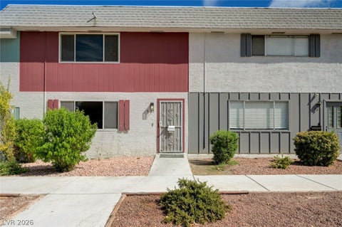 Townhouse For Sale - 571 Greenbriar Townhouse Way<br/> Las Vegas, NV 89121