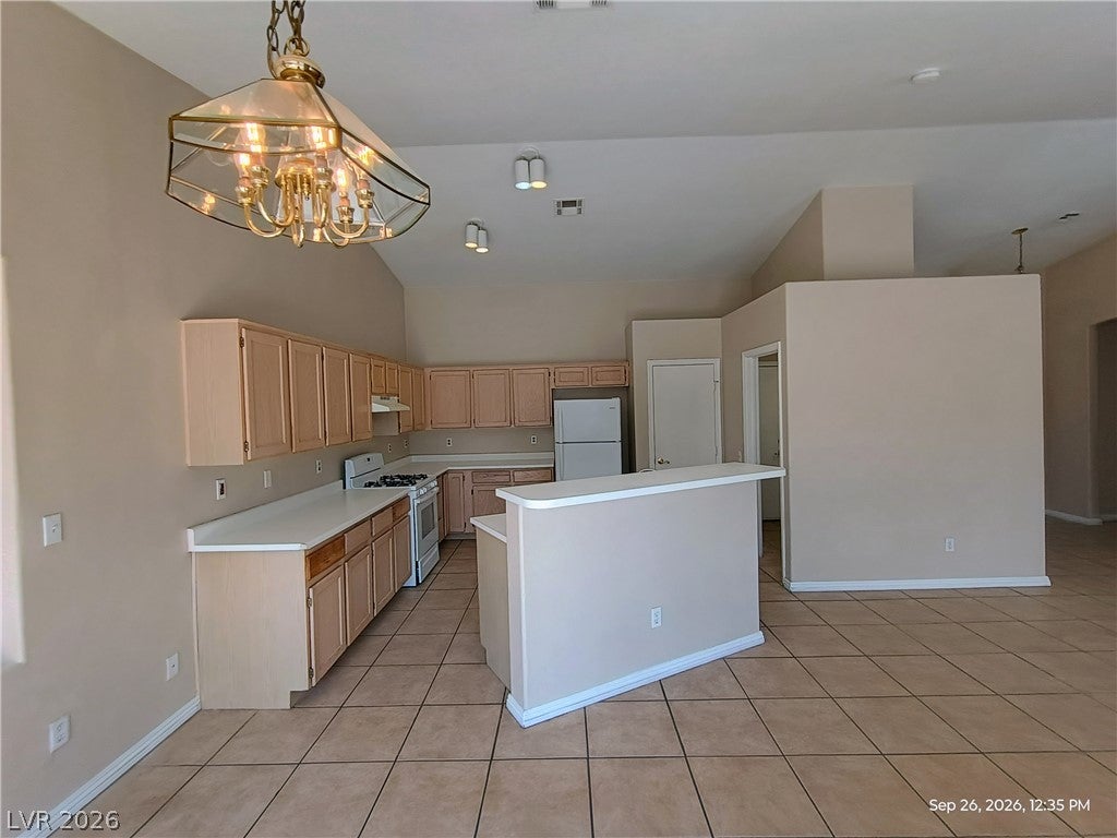 4709 GOLDEN PALOMINO Lane na