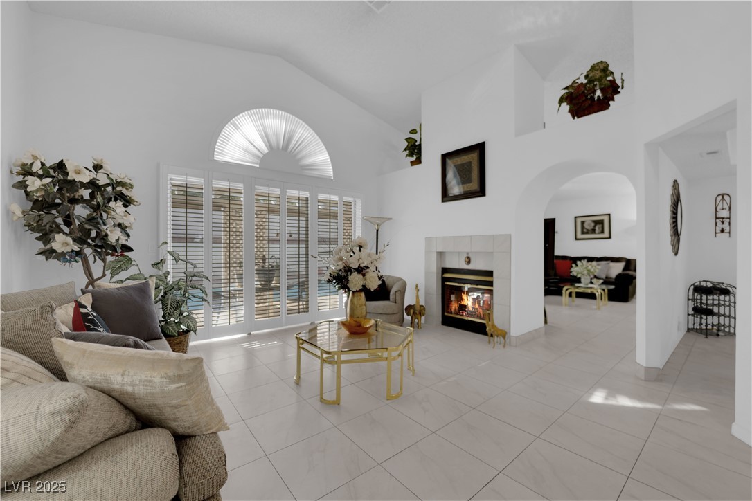 2733 Monrovia Drive