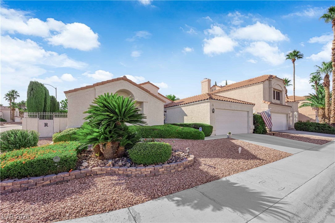 2733 Monrovia Drive