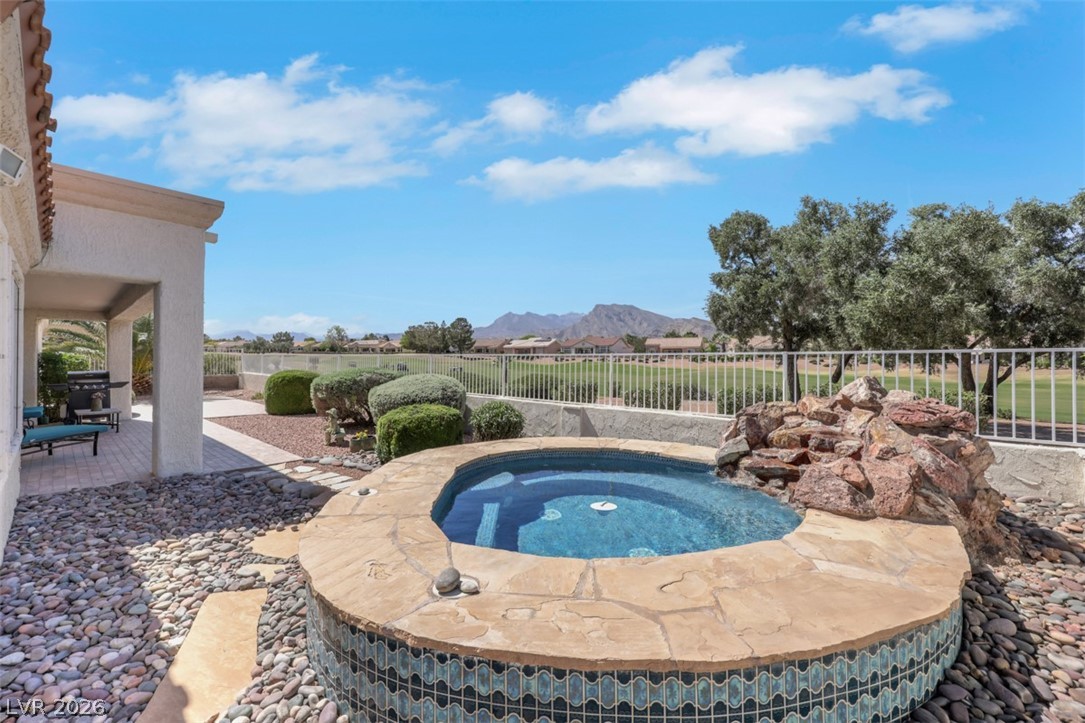 2921 Golf Links Drive
