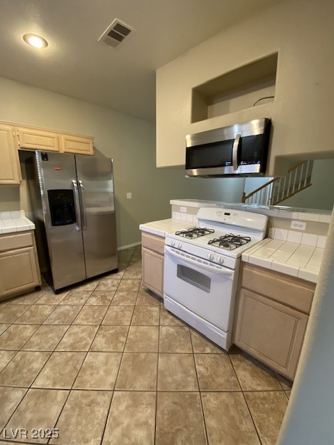 Henderson, Nevada 89052, United States, 3 Bedrooms Bedrooms, ,3 BathroomsBathrooms,Residential,Active,212086