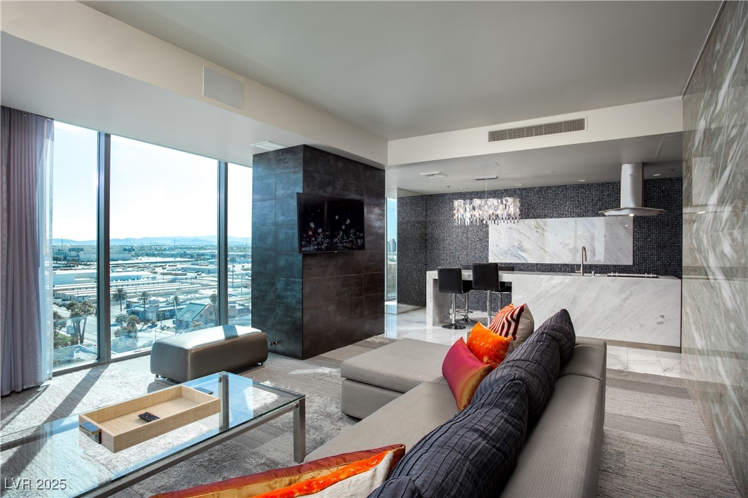 4381 W Flamingo Road 9322
