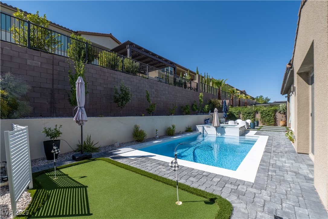207 Cactus Sunrise Street