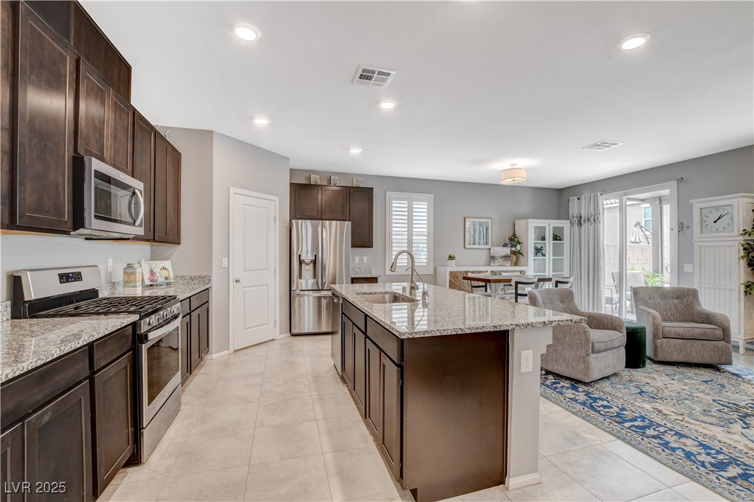 1219 Hopespring Loop Avenue, North Las Vegas, Nevada image 3