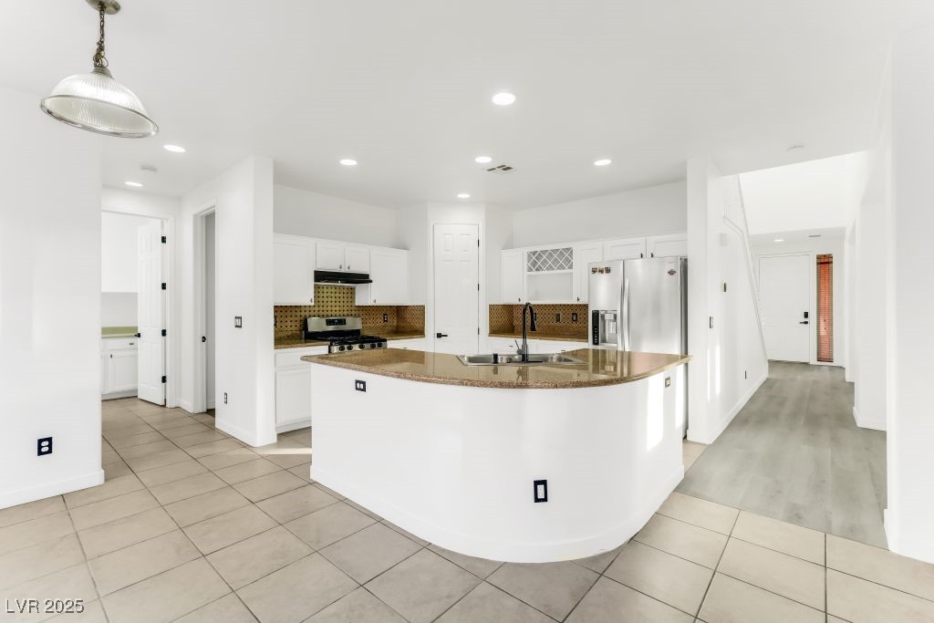 3412 Sunrise Rose Avenue