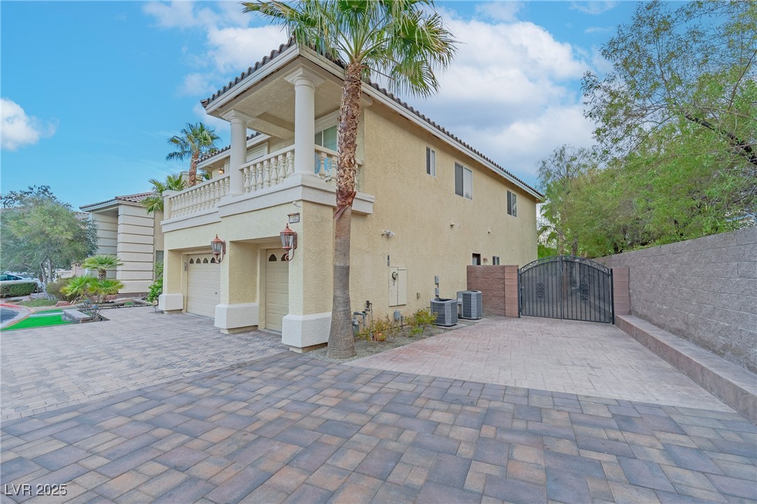 11002 Inverlochy Court