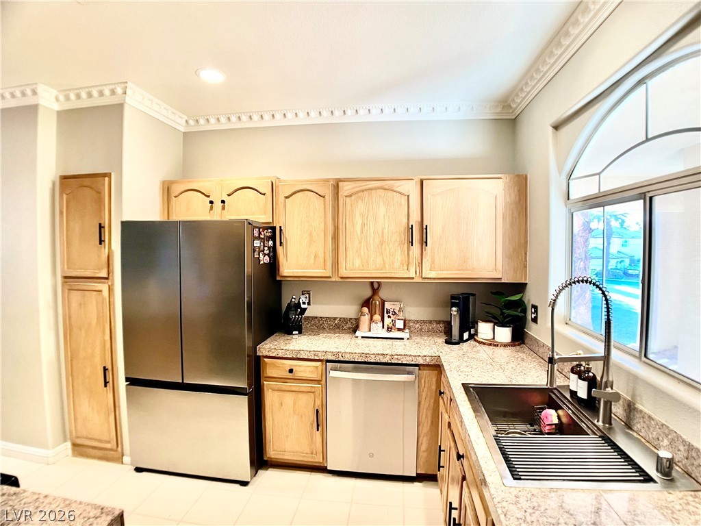 2050 West Warm Springs 321