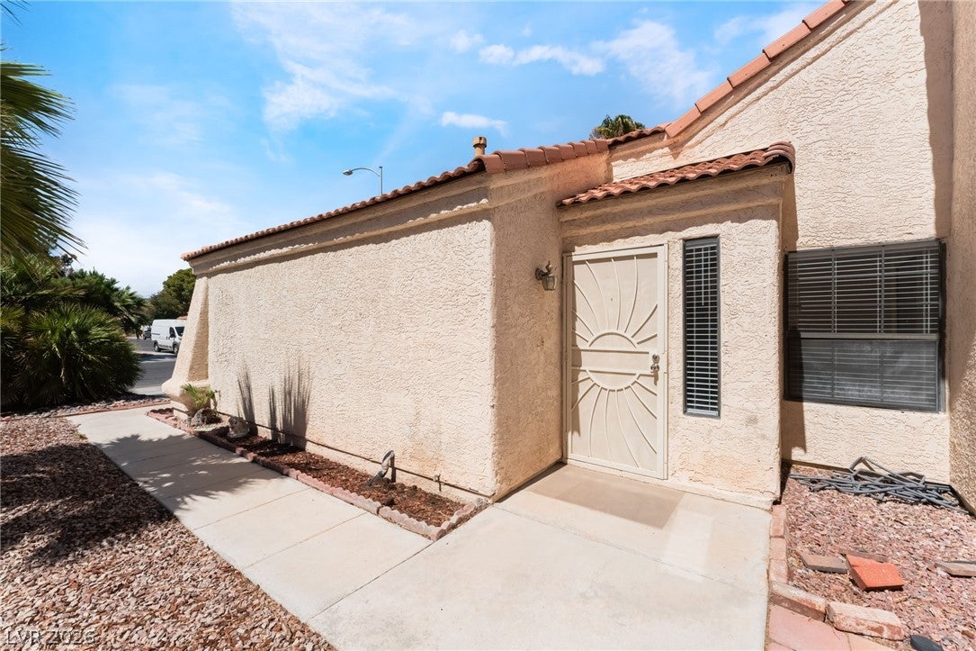 3645 Veneer Lane