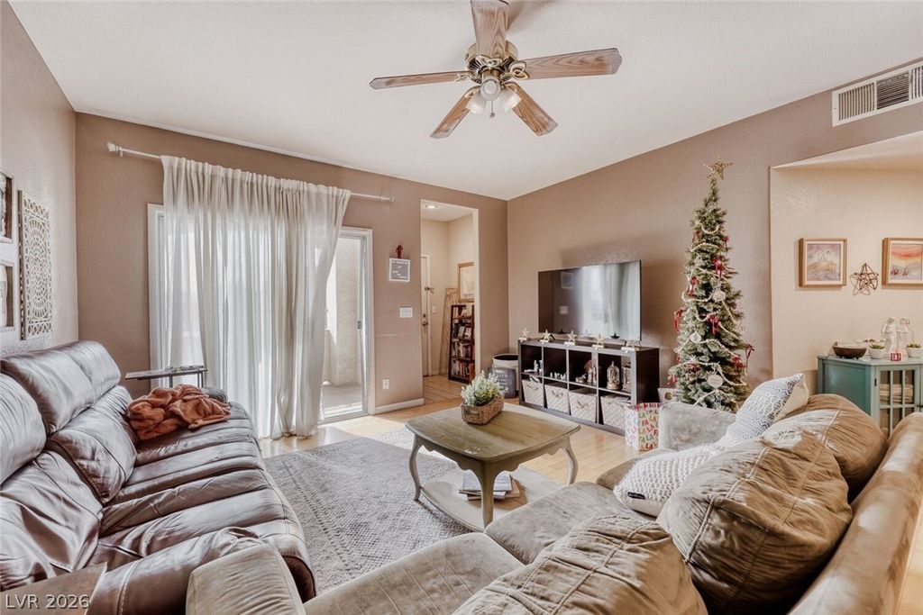 Photo of 5655 E Sahara Avenue #2060, Las Vegas, NV 89142 (MLS # 2782947)