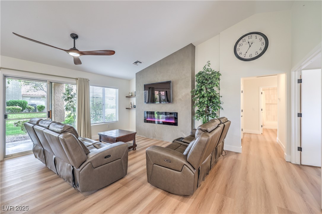 8513 Glenmount Drive, Las Vegas, Nevada image 7