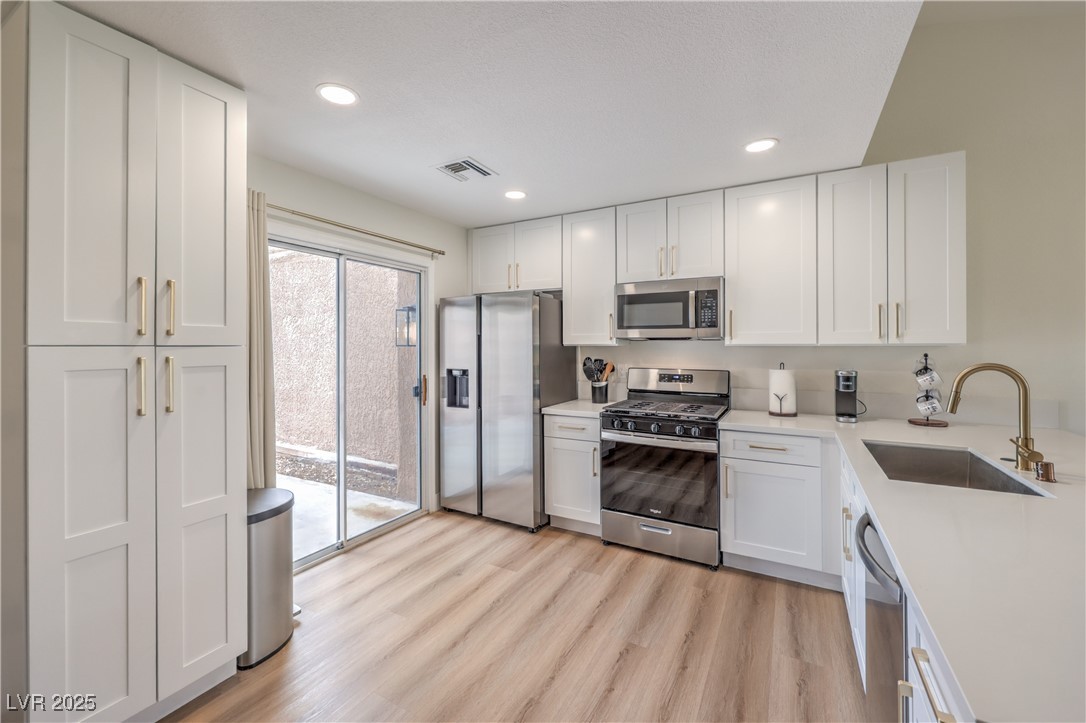 8513 Glenmount Drive, Las Vegas, Nevada image 15