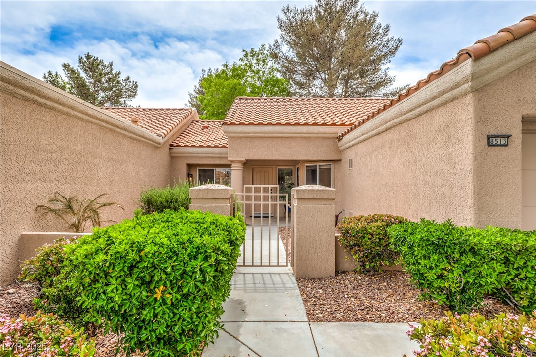 8513 Glenmount Drive, Las Vegas, Nevada image 2