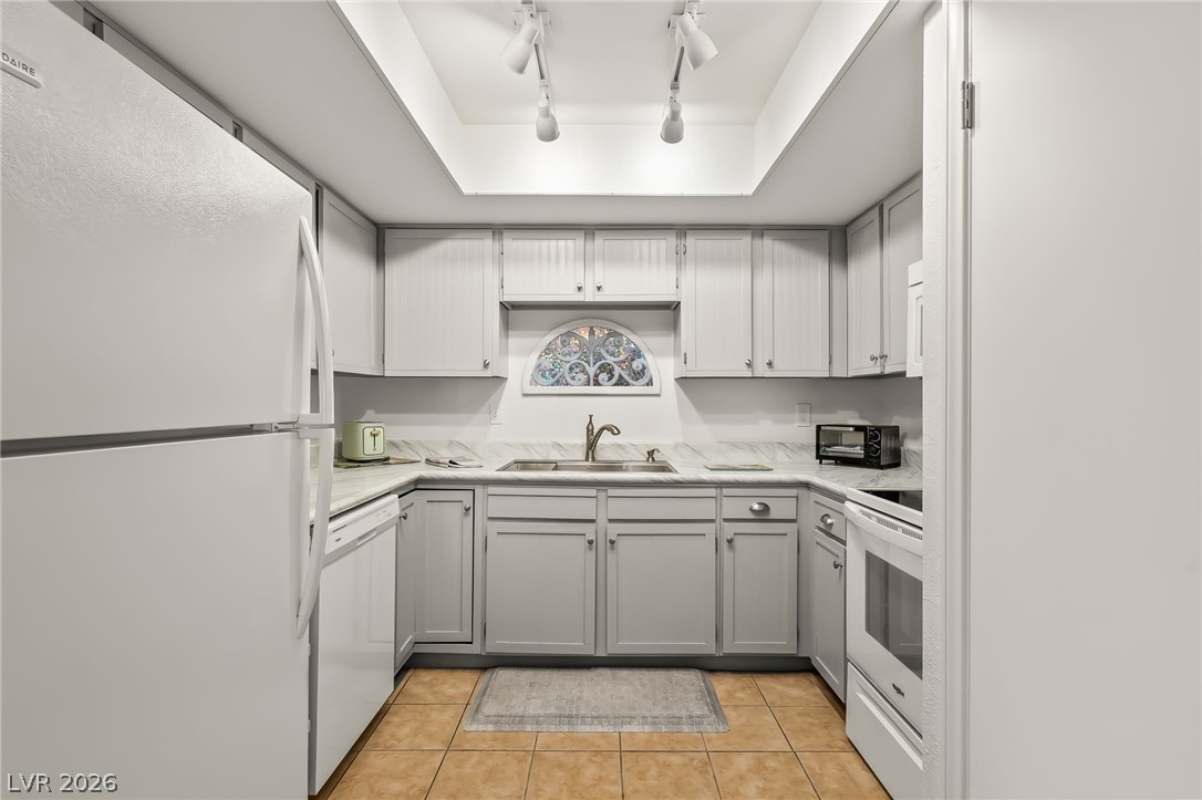 1940 Las Palmas Lane 171