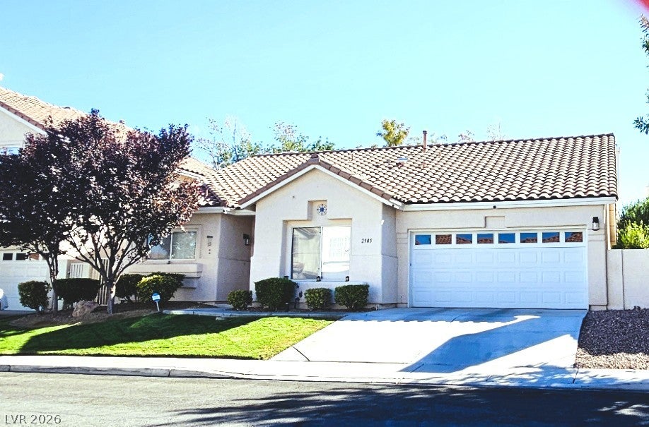 2905 Portada Avenue