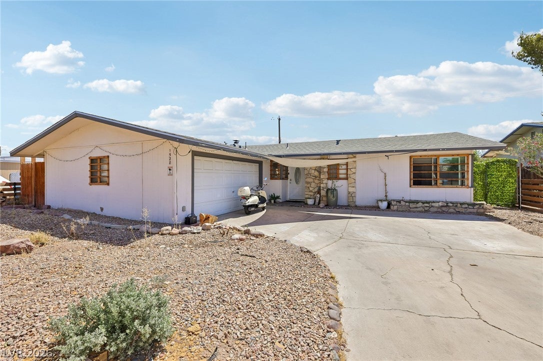 1528 Saylor Way