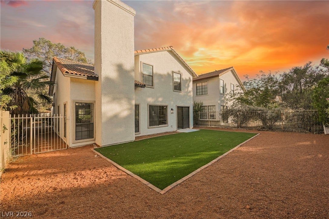 4877 Fiesta Lakes Street