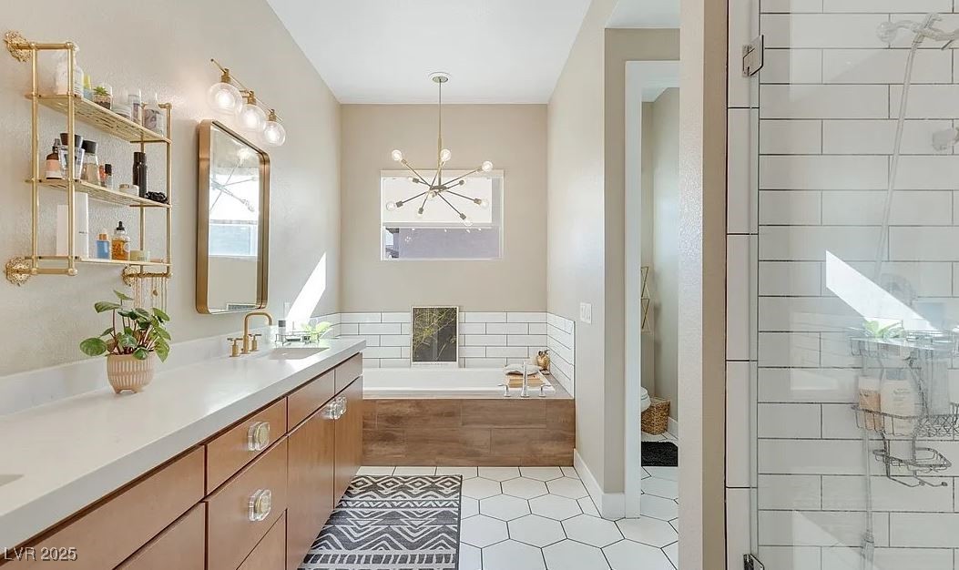 Las Vegas, Nevada 89148, United States, 2 Bedrooms Bedrooms, ,3 BathroomsBathrooms,Residential,Pending,14325