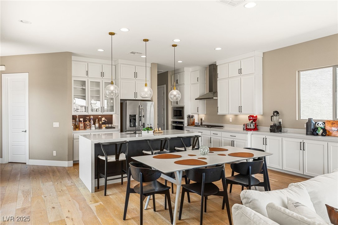 Las Vegas, Nevada 89148, United States, 2 Bedrooms Bedrooms, ,3 BathroomsBathrooms,Residential,Pending,14325