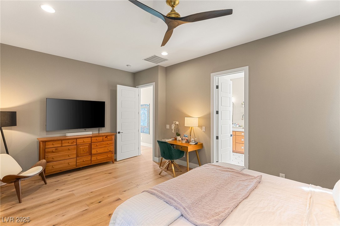 Las Vegas, Nevada 89148, United States, 2 Bedrooms Bedrooms, ,3 BathroomsBathrooms,Residential,Pending,14325