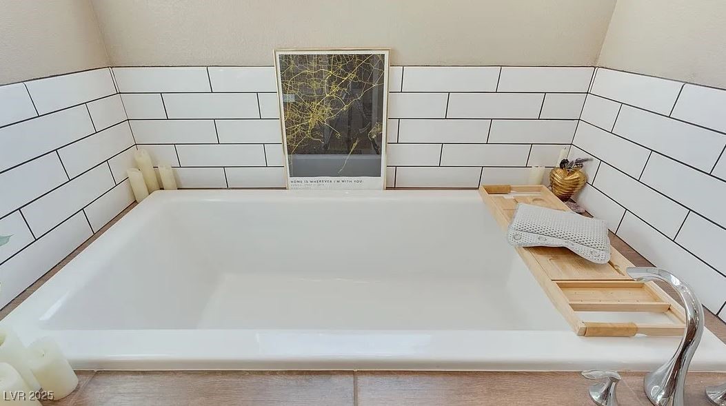 Las Vegas, Nevada 89148, United States, 2 Bedrooms Bedrooms, ,3 BathroomsBathrooms,Residential,Pending,14325