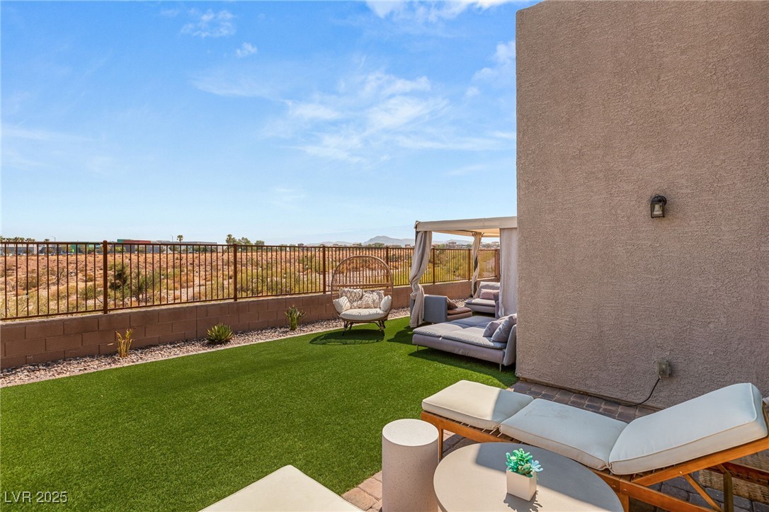 Las Vegas, Nevada 89148, United States, 2 Bedrooms Bedrooms, ,3 BathroomsBathrooms,Residential,Pending,14325