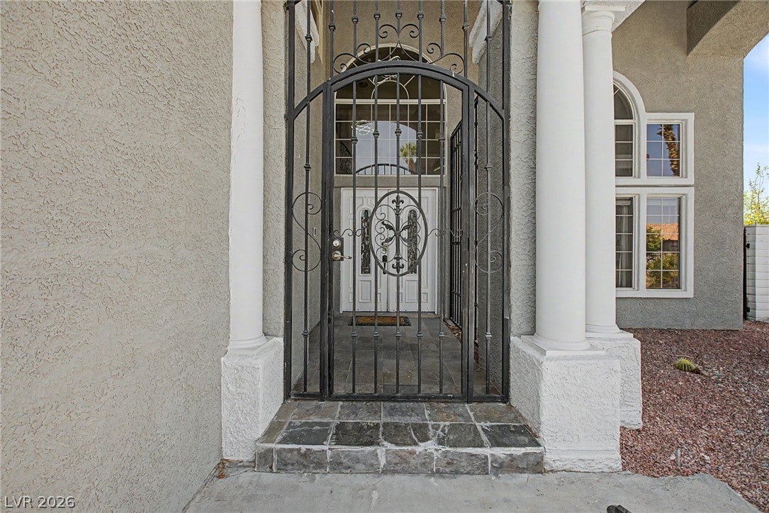 1931 Del Font Court