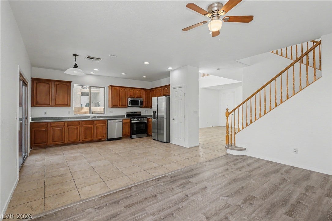3554 Gloucester Gate Street