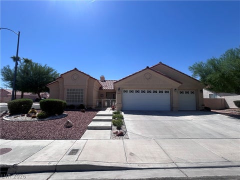 Homes For Sale - 4805 Crimson Glory Lane<br/> Clark County, Las Vegas, NV 89130
