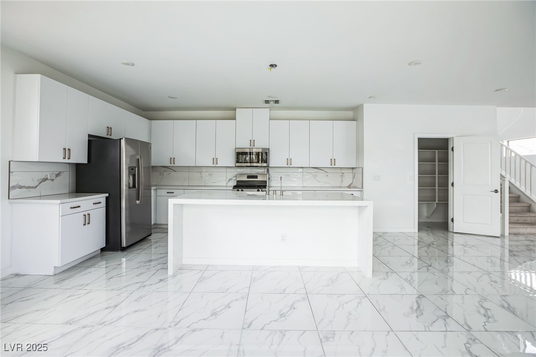 6138 Rock Arch Court