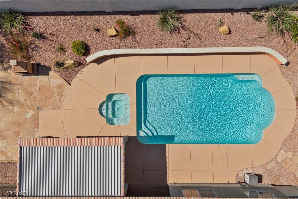 745 Diamond Bend Avenue