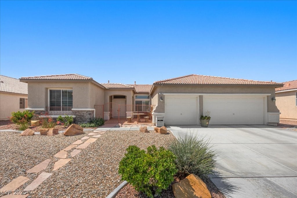 745 Diamond Bend Avenue