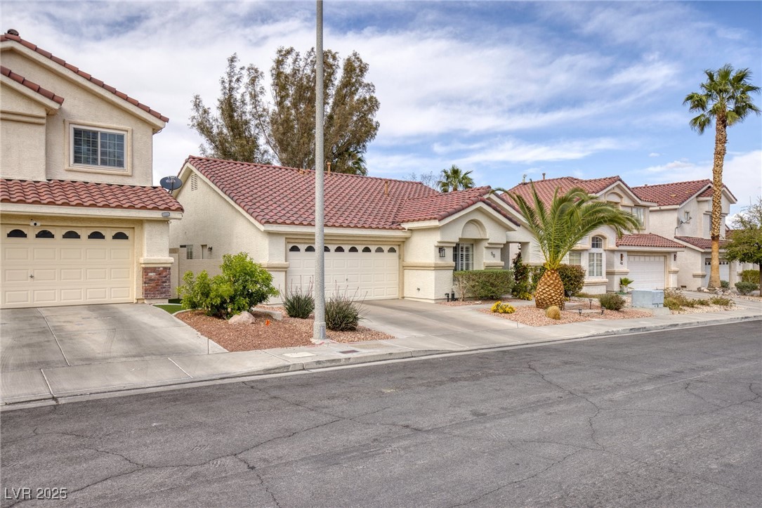50 Mesquite Village Circle, Henderson, Nevada image 2