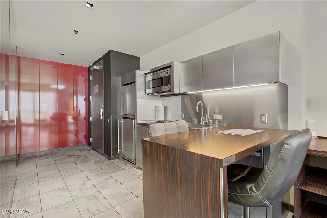 4381 W Flamingo Road 27308