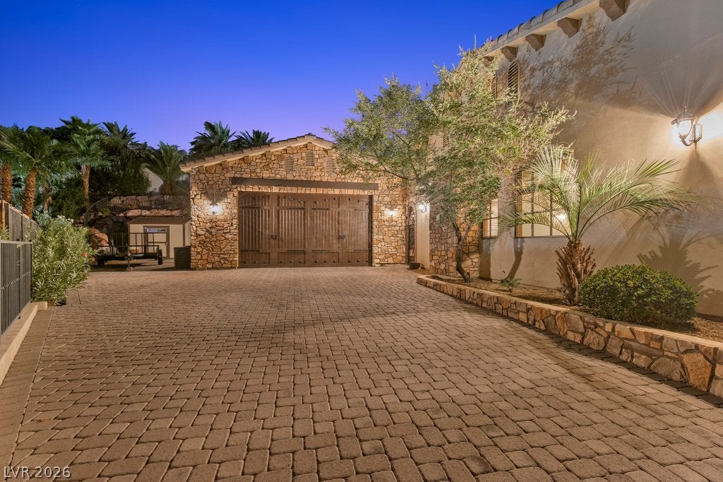 832 Temple Rock Court