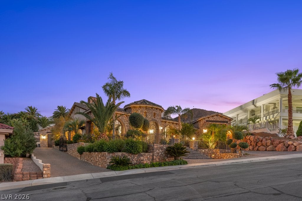 832 Temple Rock Court