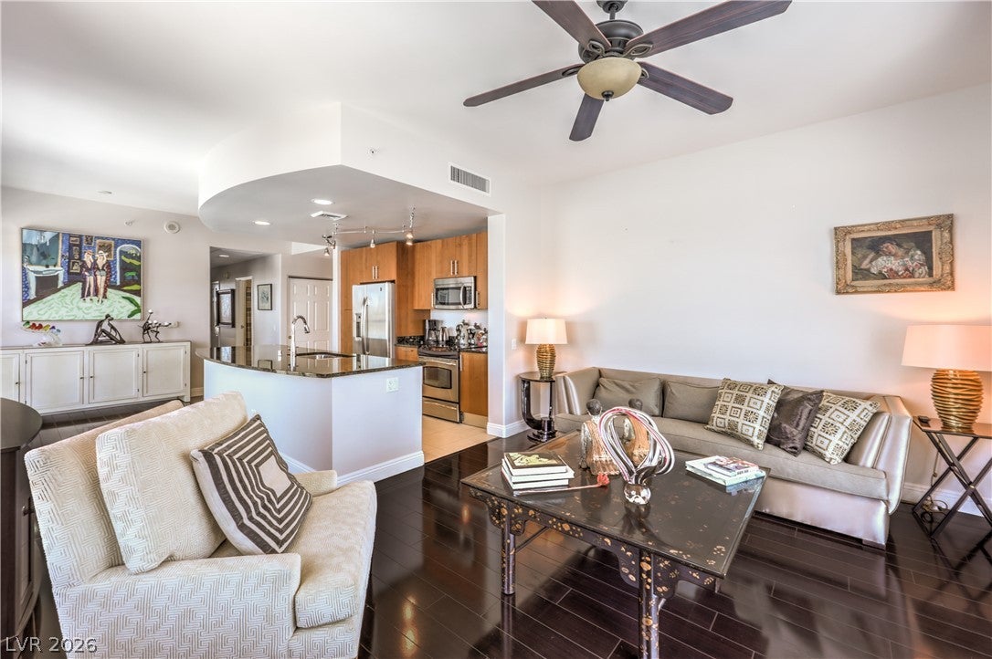 200 W Sahara Avenue 1901