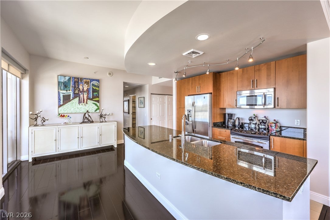 200 W Sahara Avenue 1901
