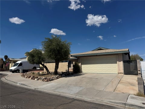 Homes For Sale - 7066 Pinebrook Court<br/> Las Vegas, NV 89147