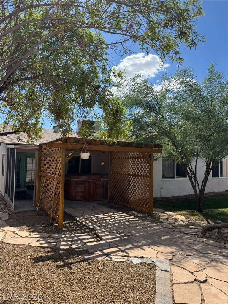 7066 Pinebrook Court