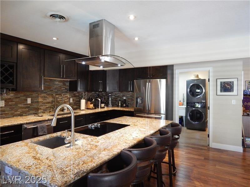 Properties 3 2712 W Oakey Boulevard