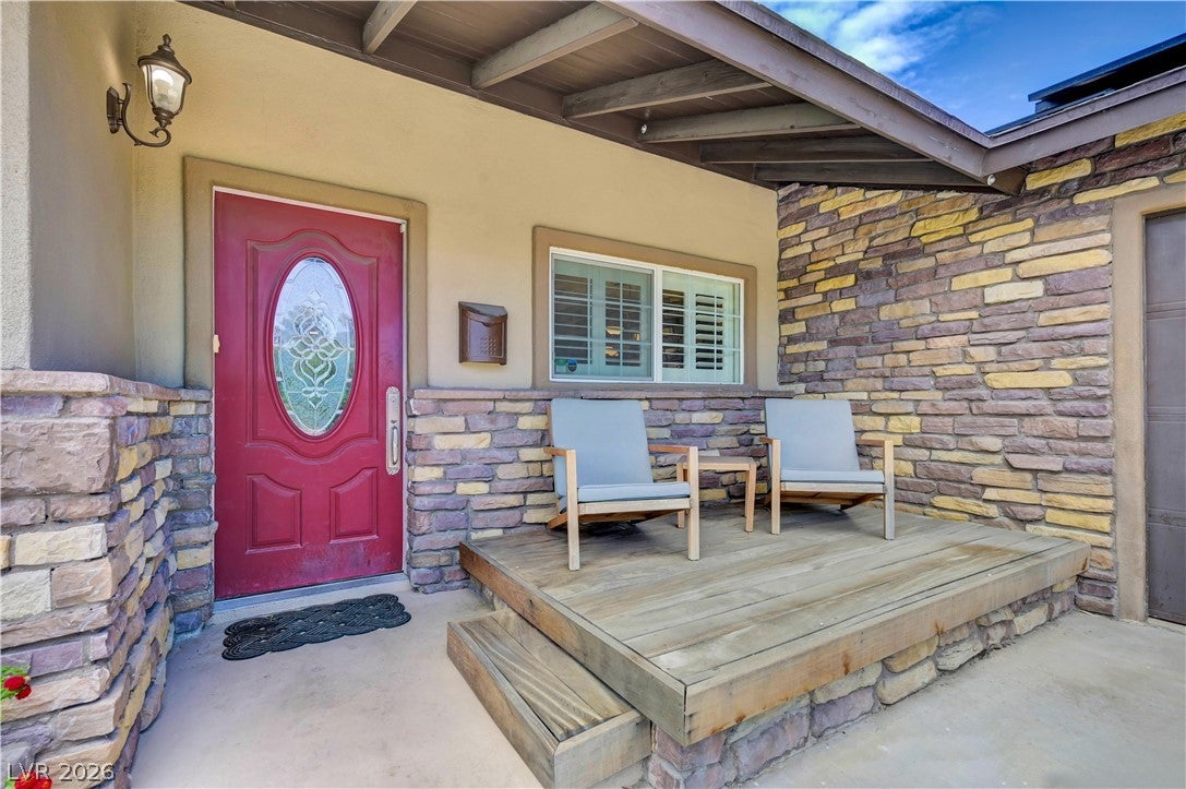 2712 W Oakey Boulevard