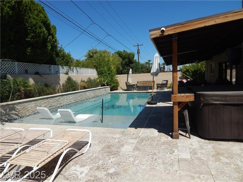 Properties 1 2712 W Oakey Boulevard