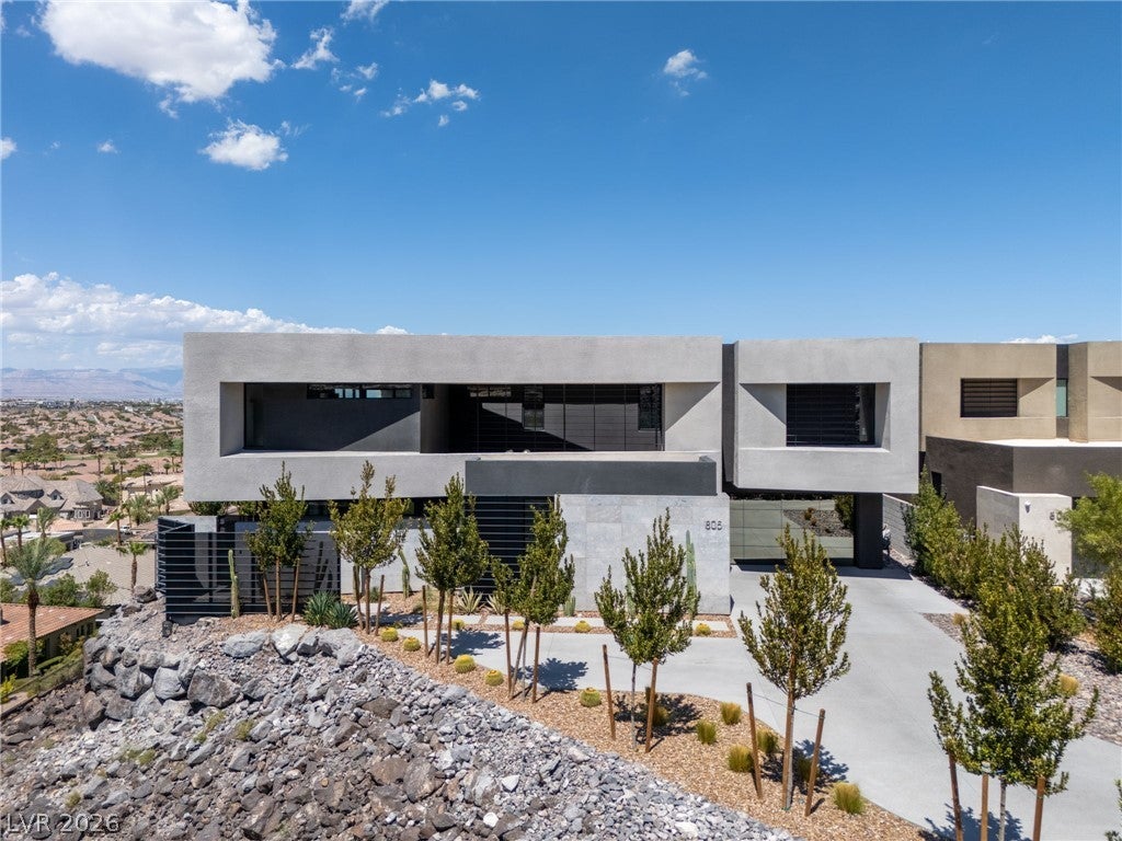 805 Dragons Eye Drive