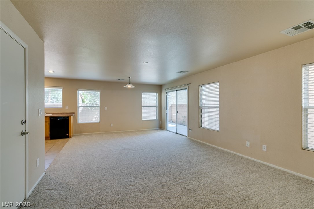 186 GILLIFLOWER Avenue 0