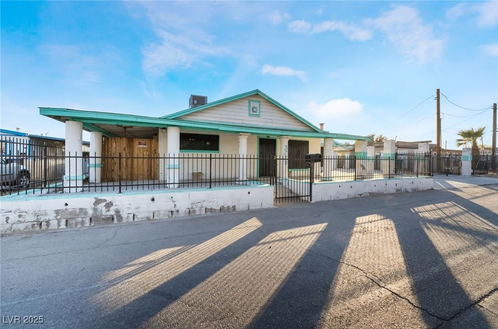 Photo of 3759 Glen Avenue, Las Vegas, NV 89121 (MLS # 2743075)