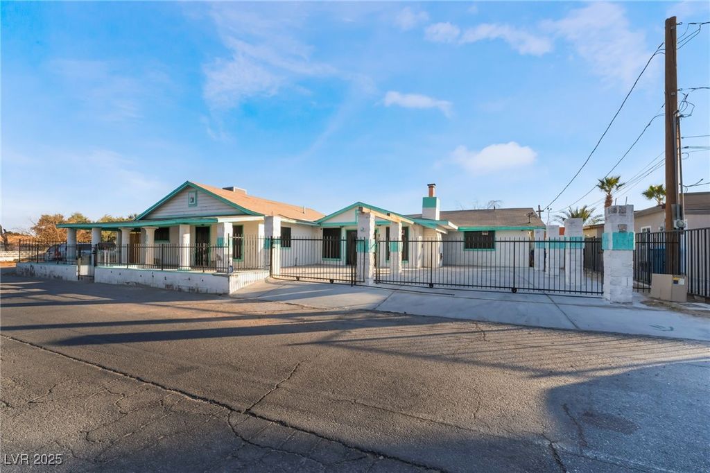 Photo of 3759 Glen Avenue, Las Vegas, NV 89121 (MLS # 2743075)