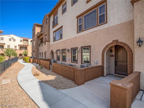Townhouse For Sale - 1033 Via Panfilo Avenue<br/> Henderson, NV 89011